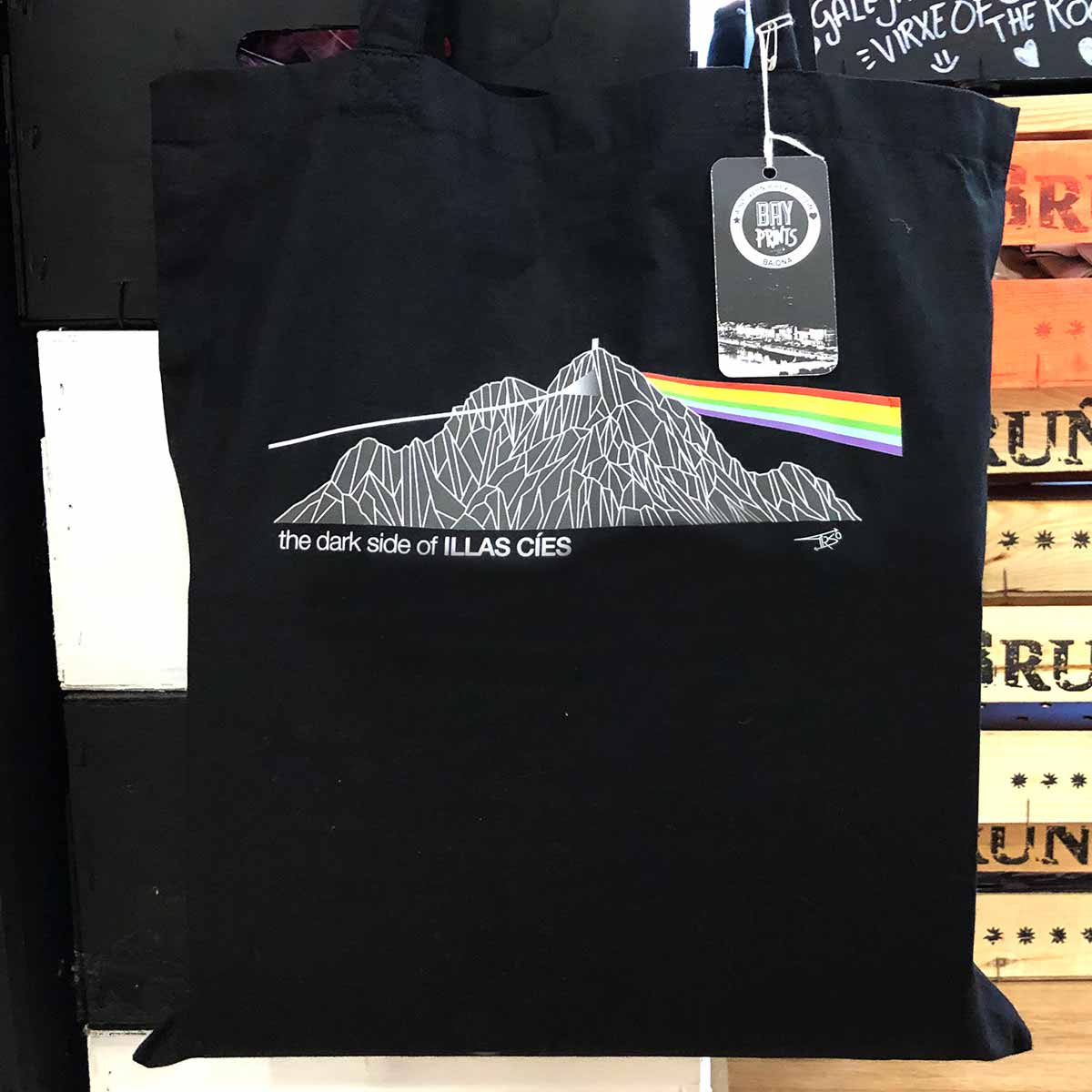 tote bag online islas cies illas cies cies island dark side illas cies tienda_souvenirs_regalo_bolsa_tela_tote_bag_costiña_galeguiña_baiona_souvenirs_creativos_originales_tote_bag_bolsa_tela_rubia_galega_sardinas_sardinada_verano_tienda_baiona_