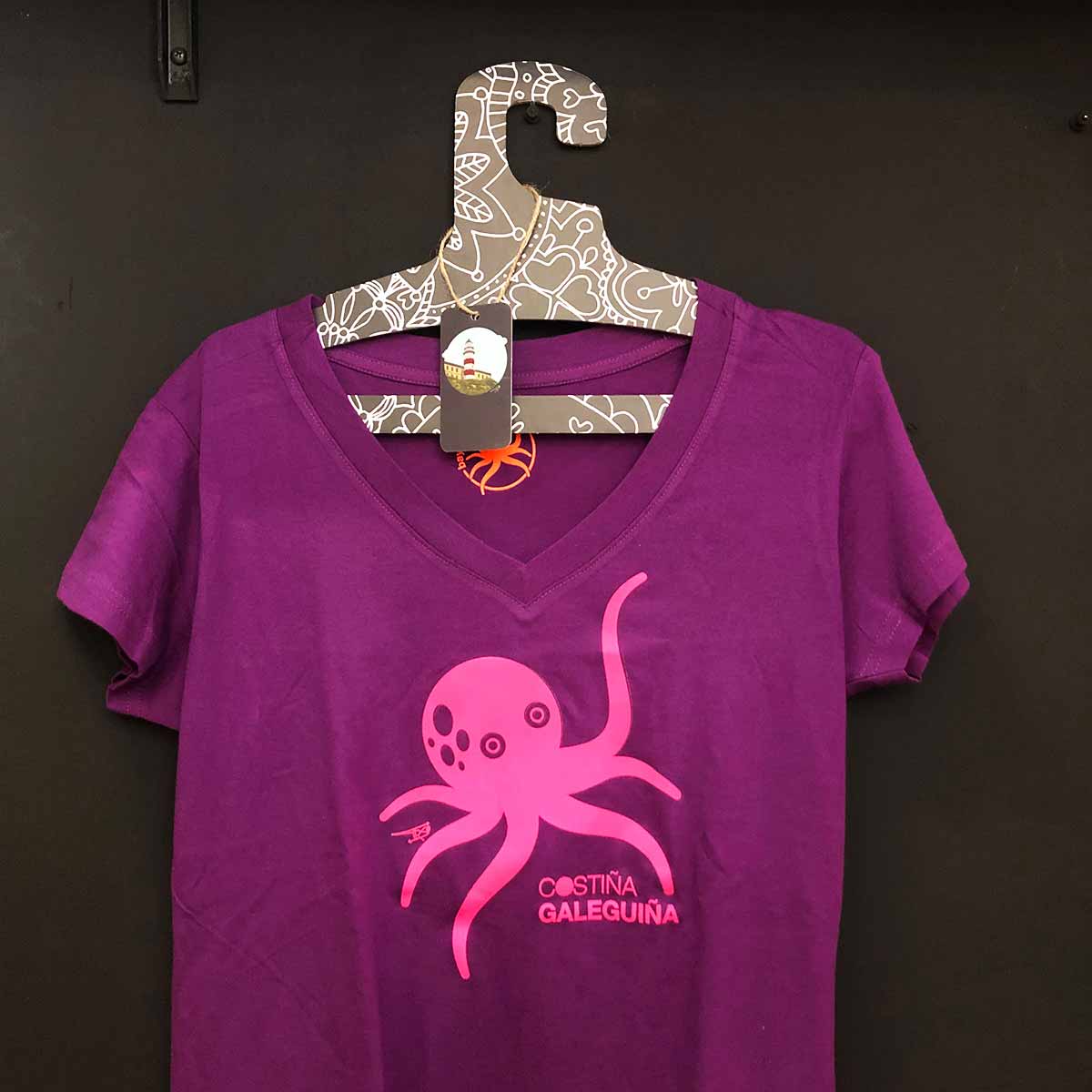 pulpo en Baiona camiseta baiona costiña galeguiña pulpo pulp a la gallega camiseta baiona islas cies tienda camisetas souvenirs baiona souvenirs singulares diseños creativos camisetas online islas atlanticas tienda souvenris regalo en baiona